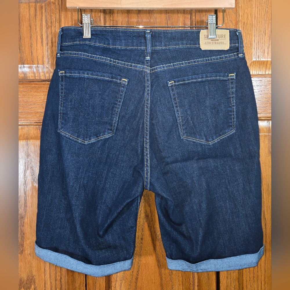 Levi's Strauss Signature Dark Wash Cuffed Hem Mid Rise Stretch Bermuda S… - Picture 3 of 4